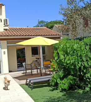 Maisonnette calme avec jardinet
